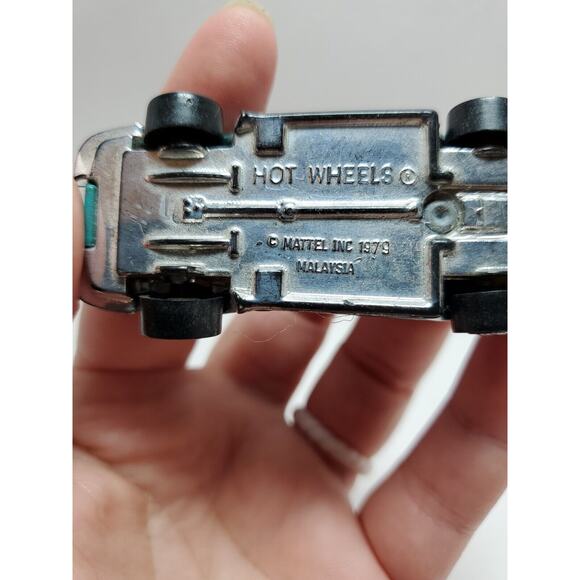 Vintage Hot Wheels Mattel Stingray Corvette Crackle Paint Diecast Toy Car 1979 - Picture 3 of 8